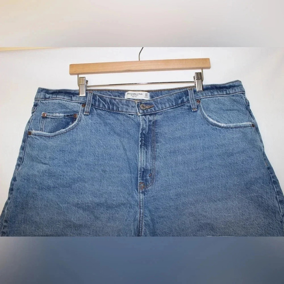 Abercrombie & Fitch The Dad Denim 5” Shorts Size 35/20 - Picture 3 of 12